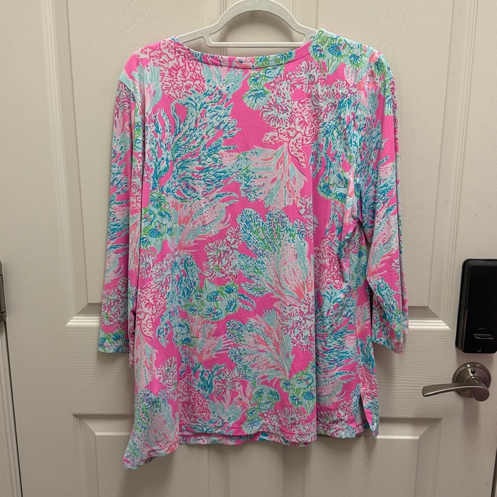 Lilly Pulitzer Pink and Blue Patterned V-Neck Blouse-XL - Picture 2 of 3